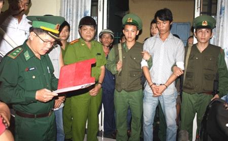 Bắt đối tượng tàng trữ ma túy