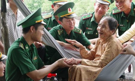 Điểm tựa cho người nghèo vùng biên