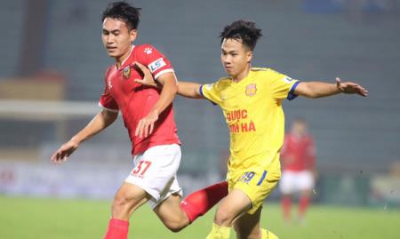 Nam Định và Sông Lam Nghệ An cùng thắng trên sân nhà
