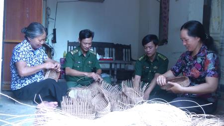 Đồng hành cùng phụ nữ biên cương