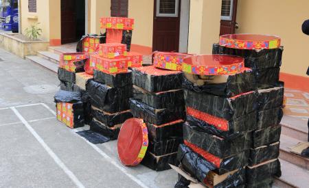 “Nóng” tình trạng buôn lậu pháo nổ trên tuyến biên giới Cha Lo