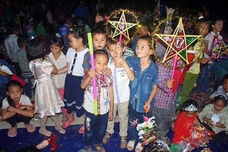 Ấm áp Trung thu Mường Lạn