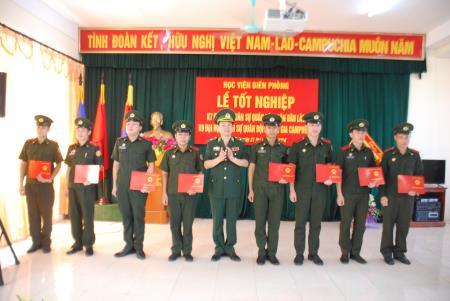 Lễ Tốt nghiệp K7 Đại học Quân sự QĐND Lào và K9 Đại học Quân sự QĐ Hoàng gia Cam-pu-chia
