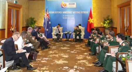 Đại tướng Ngô Xuân Lịch tiếp Bộ trưởng Quốc phòng Australia