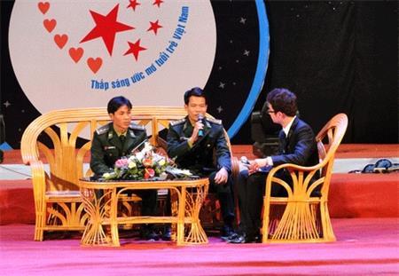 Những trái tim như ngọn lửa hồng