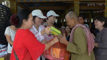 Chuyến đi sâu nặng nghĩa tình