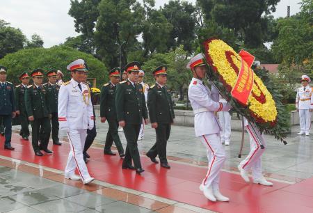 Lãnh đạo Đảng, Nhà nước vào Lăng viếng Chủ tịch Hồ Chí Minh nhân kỷ niệm 73 năm Quốc khánh 2-9