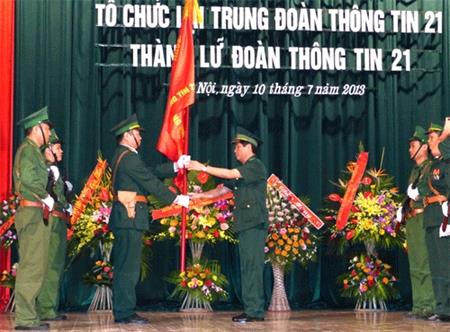 Công bố Quyết định tổ chức lại Trung đoàn thông tin 21 thành Lữ đoàn thông tin 21