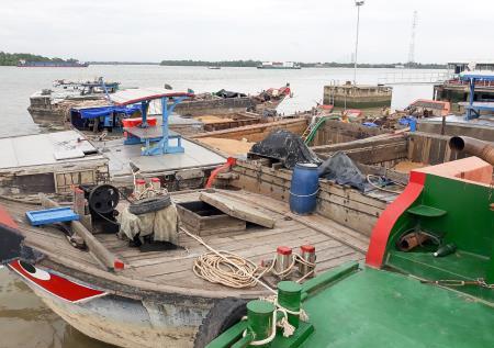 "Cát tặc" quyết liệt chống trả khi bị BĐBP phát hiện