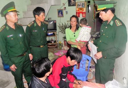 Góp phần làm trong sạch địa bàn thành phố biển