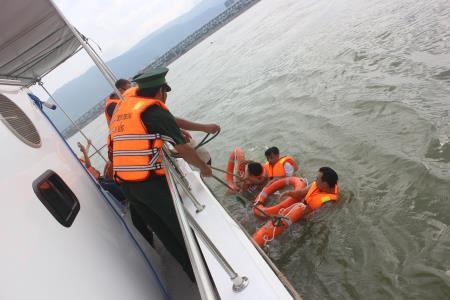 Diễn tập ứng phó sự cố tràn dầu trên biển Đà Nẵng