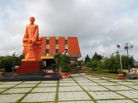 Bên dòng Cà Ty thương nhớ