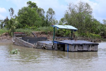 “Cát tặc” đánh chìm 4 phương tiện, quyết liệt chống trả lực lượng Biên phòng