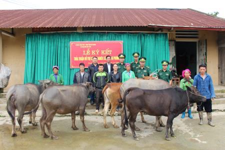 Hỗ trợ sinh kế cho các hộ nghèo ở xã biên giới Thượng Phùng