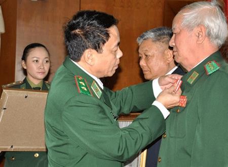 Nhiều cán bộ cao cấp BĐBP qua các thời kỳ được tặng thưởng và truy tặng Huân chương các loại