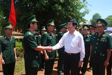 Quan tâm chăm lo đời sống nhân dân, giữ vững an ninh chính trị và TTATXH vùng biên giới