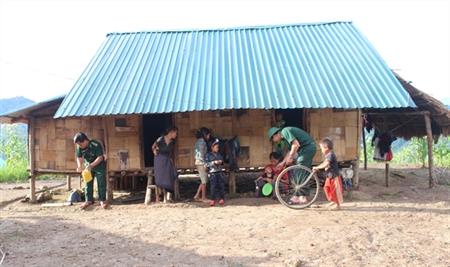 Nghĩa tình xuyên biên giới