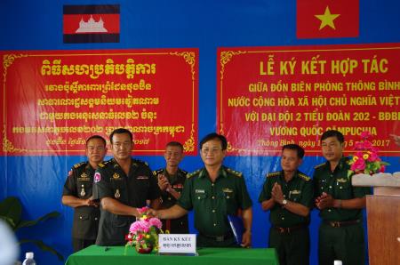 Đồn BP Thông Bình ký kết hợp tác với Đại đội 2, Tiểu đoàn 202 (Campuchia)