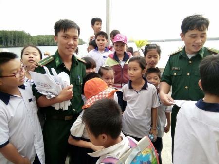 Việc của dân cũng là việc của bộ đội
