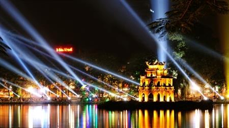 Hà Nội tưng bừng kỷ niệm ngày Giải phóng Thủ đô và đón nhận Huân chương Hồ Chí Minh