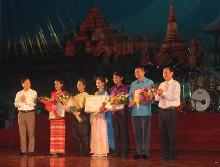 Bế mạc Liên hoan nghệ thuật 5 nước Việt Nam, Lào, Campuchia, Myanmar và Thái Lan