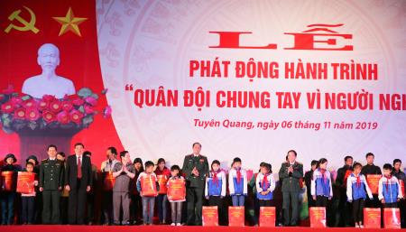 Phát động hành trình "Quân đội chung tay vì người nghèo"