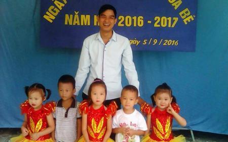 Con đường đến với nghề của các "thầy giáo mầm non"