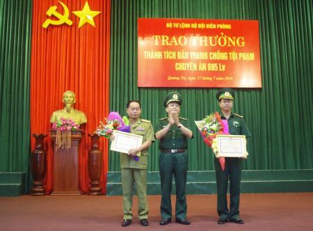 Trao thưởng Ban chuyên án 695Lv