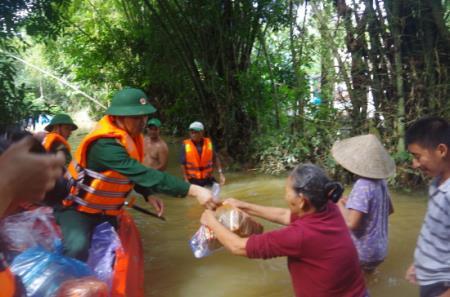 Nỗ lực bám bản, bám dân