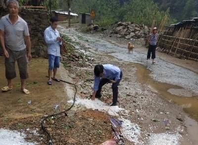 Mưa lớn kéo dài đến 26-4, cảnh báo lũ quét, sạt lở đất tại Bắc bộ