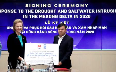 Hỗ trợ 185.000 USD để ứng phó với tình hình hạn hán và xâm nhập mặn tại đồng bằng sông Cửu Long