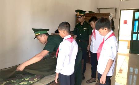 Em đã lớn lên ở đồn Biên phòng