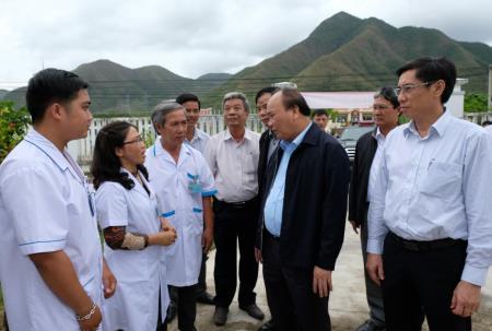 Khẩn trương ổn định cuộc sống người dân vùng bị ảnh hưởng do cơn bão số 12