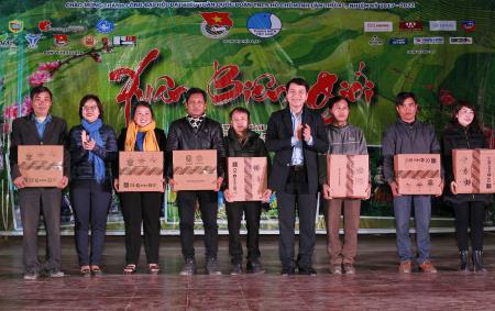 Ấm áp chương trình “Xuân biên giới năm 2018”