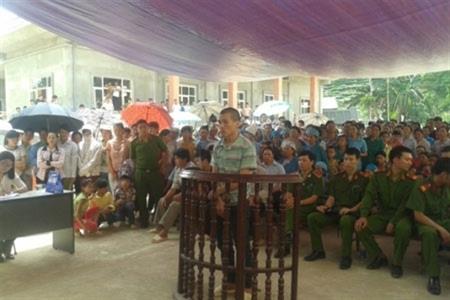 Kẻ "cuồng ghen" nhận mức án 17 năm tù