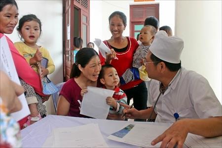 Khám bệnh nơi đảo xa