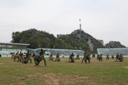 35 năm chung nhịp bước quân hành