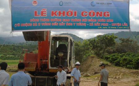 Dưới chân núi Chư Yang Sin