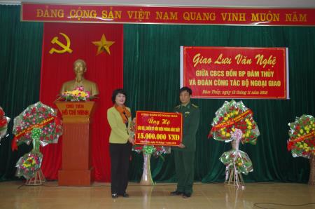 Đoàn công tác Bộ Ngoại giao thăm, giao lưu với Đồn BP Đàm Thủy