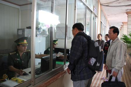 Đánh mạnh buôn lậu, không để "tràn" vào nội địa