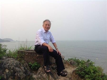 Người luôn "Thức với biển"