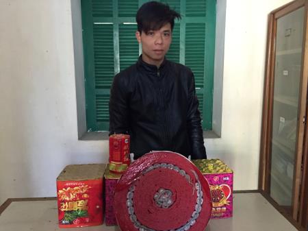 Bắt đối tượng vận chuyển pháo nổ từ Trung Quốc về Việt Nam