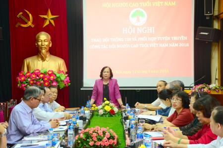 Cả nước có hơn 4,8 triệu người cao tuổi được cấp thẻ Bảo hiểm y tế