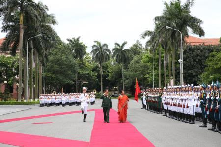 Đại tướng Ngô Xuân Lịch, đón, hội đàm với Bộ trưởng Bộ Quốc phòng Ấn Độ