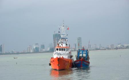 Cứu nạn thành công 6 ngư dân Quảng Nam