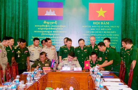 Hội đàm hợp tác bảo vệ an ninh trật tự khu vực biên giới
