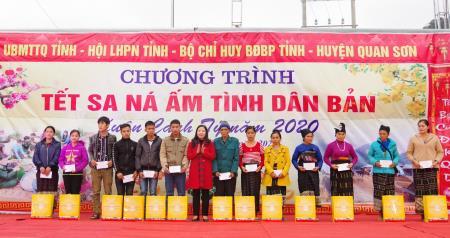 Tết Sa Ná ấm tình dân bản