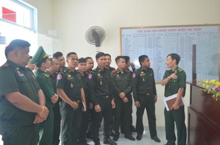 Đoàn cán bộ, học viên quốc tế Học viện Biên phòng đi thực tế tại BĐBP TP. Hải Phòng