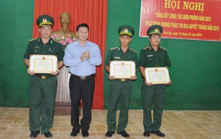 Trao thưởng đột xuất cho Đồn BP CKQT Xa Mát