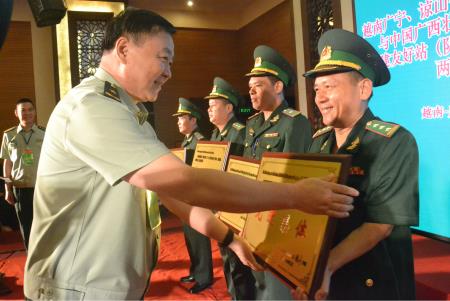 Sơ kết 2 năm "Chung tay kết nghĩa Đồn – Trạm hữu nghị, xây dựng biên giới bình yên"